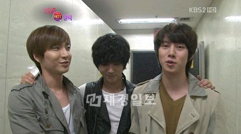 27日に放送された韓国2TV「芸能街中継」で、最近ミュージックバンクに出演した韓国男性アイドルグループ「SUPER JUNIOR」（スーパージュニア）のメンバー、キム・ヒチョルの姿が公開された。
