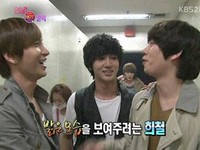 27日に放送された韓国2TV「芸能街中継」で、最近ミュージックバンクに出演した韓国男性アイドルグループ「SUPER JUNIOR」（スーパージュニア）のメンバー、キム・ヒチョルの姿が公開された。
