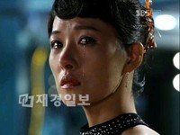 韓国SBSの週末ドラマ「女の香り」でキム・ソナとイ・ドンウクのカップルの切ない別れの言葉が視聴者の胸を熱くさせた。