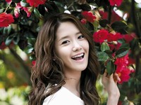 韓国の女性アイドルグループ「少女時代」のメンバー、ユナが優しい印象を与える鹿の瞳をもつ芸能人1位に選ばれた。
