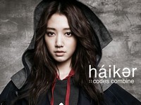 韓国のブランド「コーデスコンバイン(codes combine)」がソウルのD-CUBE CITYにオープンした。