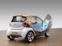独自動車大手ダイムラーは1日、独化学大手BASFと共同で新しいコンセプトの電気自動車（EV）「スマート・フォービジョン（smart forvision）」を開発したと発表した。