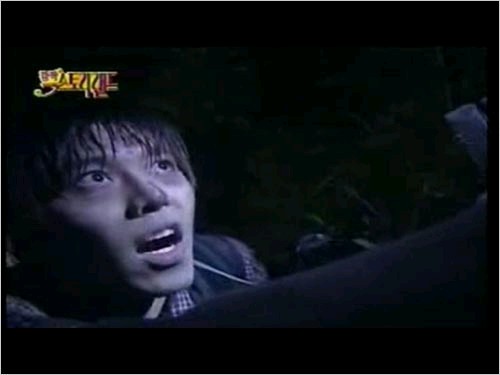 韓国の俳優ヒョンビンが過去に再現俳優として活動し、鬼の扮装をしていた姿が注目を集めている。
