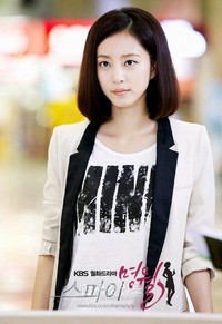 某メディアが2日午前、韓国女優ハン・イェスルの交際相手はある放送局の大株主だと報道したのに対し、ハン・イェスルは所属事務所を通じて事実無根であると公式的な立場発表した。