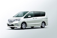 日産自動車のミニバン「セレナ」の特別仕様車「ハイウェイスターVセレクション」。ワンタッチオートスライドドアなど家族に人気の高い装備を採用した(写真提供:日産自動車) 日産自動車のミニバン「セレナ」の特別仕様車「ハイウェイスターVセレクション」。ワンタッチオートスライドドアなど家族に人気の高い装備を採用した(写真提供:日産自動車)