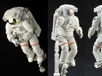 国際宇宙ステーションで活躍する「船外活動用宇宙服」をプラモデルで再現したバンダイの「1/10 ISS船外活動用宇宙服」