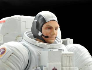 国際宇宙ステーションで活躍する「船外活動用宇宙服」をプラモデルで再現したバンダイの「1/10 ISS船外活動用宇宙服」