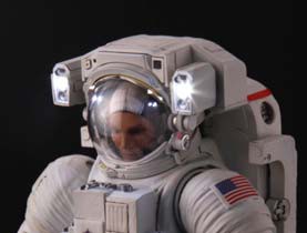 国際宇宙ステーションで活躍する「船外活動用宇宙服」をプラモデルで再現したバンダイの「1/10 ISS船外活動用宇宙服」