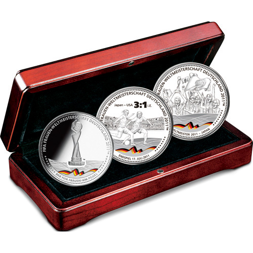 【ベルリン国立造幣局鋳造】FIFA公式記念複合メダルセット（画像：財経新聞社）