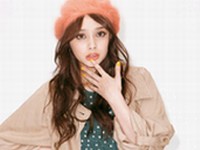 カジュアルウエアショップを全国展開するポイントは8日、レディースカジュアルブランド「Heather」（ヘザー）のブランド設立10周年を記念し、2011年秋冬のブランドイメージガールとして起用する岸本セシルさんとのコラボキャンペーンを実施すると発表した。