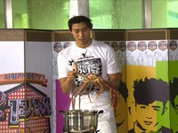 普段、礼儀正しい紳士として知られる人気アイドルグループ「2PM」のメンバー、テギョンの意外な実態が明らかになった。