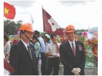 鍬入れ式の様子　写真左より：CSC鄒若齊会長、住友金属 友野宏社長（写真提供：住友金属工業）