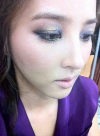 韓国女優ハン・ヘジンが8日、自身のツイッターに「Navy Colorの秋」というコメントと共に二枚の写真を公開した。写真＝ハン・ヘジンのツイッター