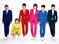 初ミニアルバムのタイトル曲「香水をつけないで」を発表し、年上の女性に人気の韓国6人組男性アイドルグループ「TEEN TOP」（ティーントップ）が、シンガポールで開かれる大規模音楽祭に韓国代表として参加する。

