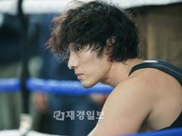 韓国俳優ソ・ジソプが初挑戦した恋愛映画「ただ君だけ」の非公開スチール写真が公開された。写真=51k