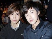 東方神起は10日、ニューヨークのリンカーンセンターで開かれたラコステ12SSコレクションに招待され、韓国代表として出席した。