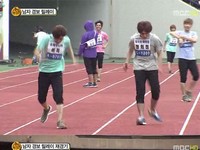 SUPER JUNIOR（スーパージュニア）のメンバー、イトゥクの独特な競歩の姿が視聴者の爆笑を買った。