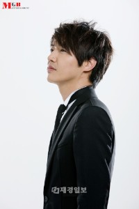 韓国で家電量販店「ハイマート」専属モデルを務める俳優ユン・サンヒョンがガールズグループ「T-ARA」(ティアラ)と息を合わせた。 韓国で家電量販店「ハイマート」専属モデルを務める俳優ユン・サンヒョンがガールズグループ「T-ARA」(ティアラ)と息を合わせた。