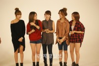 韓国MBCエブリワン『週間アイドル』の「今週のアイドル」コーナーで、4Minuteのホ・ガユンと男性グループ「BEAST」のユン・ドゥジュンのびっくりスキャンダル(?)が話題に上がる。 韓国MBCエブリワン『週間アイドル』の「今週のアイドル」コーナーで、4Minuteのホ・ガユンと男性グループ「BEAST」のユン・ドゥジュンのびっくりスキャンダル(?)が話題に上がる。