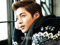 韓国の音楽専門サイト「モンキー3」(www.monkey3.co.kr)が9月8日から14日にかけて「芸能界を代表する秋の男」を選ぶアンケートを行った。その結果、SS501のキム・ヒョンジュンが8,180人中46％（3,781人）の支持を得て第1位となった。