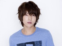 韓国の人気グループ「超新星」のリーダー、ユナクが10月末に軍に入隊することになった。