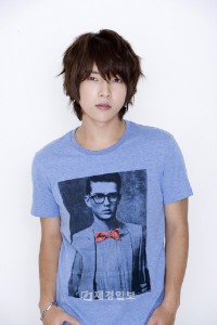 韓国の人気グループ「超新星」のリーダー、ユナクが10月末に軍に入隊することになった。