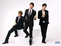 韓流スター「JYJ」(ジェジュン、ユチョン、ジュンス)が韓国大手製薬会社「鍾根堂」の代表品目である鎮痛剤ペンザルQ(www.penzalq.com)の広告撮影を極秘にしたといい話題となっている。 韓流スター「JYJ」(ジェジュン、ユチョン、ジュンス)が韓国大手製薬会社「鍾根堂」の代表品目である鎮痛剤ペンザルQ(www.penzalq.com)の広告撮影を極秘にしたといい話題となっている。