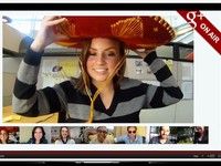 グーグルがSNSサービス「Google+」に新たに追加したビデオチャットの内容を公開する「オンエア」機能を利用する際のイメージ写真