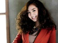 韓国女優パク・ミニョンが異国的でクラシックな雰囲気を漂わせる“秋の女性”になって帰ってきた。