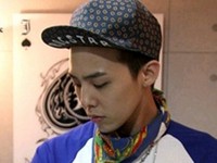 BIGBANGのG-DRAGON、新しいタトゥー公開「タトゥーマニア？」