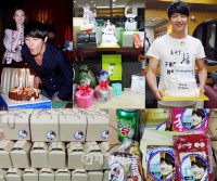 21日、ユン・サンヒョンはヨン・ヒョンウ役で熱演中のMBC水木ドラマ「負けてたまるか」の撮影現場で39回目の誕生日を迎え、相手役のチェ・ジウとスタッフたちがサプライズパーティーを開いてくれたという。 21日、ユン・サンヒョンはヨン・ヒョンウ役で熱演中のMBC水木ドラマ「負けてたまるか」の撮影現場で39回目の誕生日を迎え、相手役のチェ・ジウとスタッフたちがサプライズパーティーを開いてくれたという。