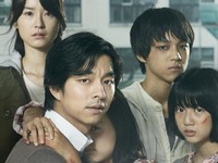 コン・ユ主演の韓国映画『るつぼ（トガニ）』が、公開初日から13万人を超える観客を動員し、初登場でボックスオフィス(観客数)首位に浮上した。