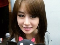 人気ガールズグループ「T-ARA」（ティアラ）のメンバー、ジヨンが女性グループ最高の“人形顔”に選ばれた。写真=ジヨンのツイッター