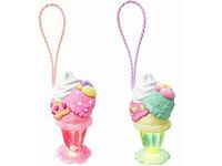 ベリーソーダパフェ/メロンソーダパフェ(写真提供:日本マクドナルド) ベリーソーダパフェ/メロンソーダパフェ(写真提供:日本マクドナルド)