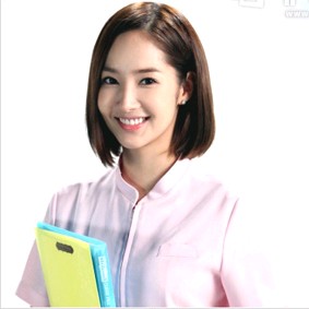 韓国の人気女優パク・ミニョンが、韓国KBS2TV「姫の男」の後続として12日に初放送される新水木ドラマ「栄光のジェイン」で、身寄りのない孤独な環境の中でも“白衣の天使”として明るく生きていくユン・ジェイン役を熱演する。写真=キムジョンハクプロダクション