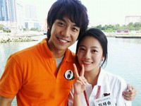 韓国のオンラインポータルサイトに4日、「イ・スンギとイム・チェソンの仲良しツーショット」というタイトルの写真が投稿された。写真＝オンラインコミュニティー