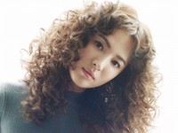 韓国女優ソン・ヘギョが公開恋愛の心境を語り、話題になった。