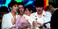 韓国7人組男性グループ「INFINITE」（インフィニット）が9日に放送された韓国SBS TVの音楽番組「人気歌謡」で1位に該当する『ミュティズン・ソング』を受賞し、他を抑えた独走体制でアイドルグループとしての実力を見せた。
