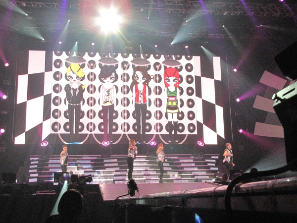 2NE1、日本初ツアー「NOLZA in Japan」:ライブ(54)