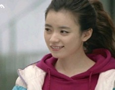 6日から韓国で放送されているスポーツウェアのブランド『HEAD(ヘッド)』のコマーシャルフィルム（CF）がネットユーザーたちの間で話題となっている。写真=HEAD