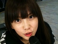 韓国女性アイドルグループ「KARA」の末っ子メンバー、カン・ジヨンの超至近距離すっぴん写真が公開され話題になった。