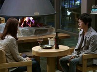 元夫ヒョンウ（ユン・サンヒョン）と元恋人ソクフン（オム・キジュン）の間に微妙な緊張感が漂い始めた。
