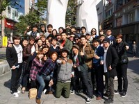 韓国歌手RAIN(ピ)が陸軍5師団鍵部隊で新兵教育を受けることになった。RAINは14日、京畿道議政府(キョンギド・ウィジョンブ)306補充隊で実施された部隊分類式で陸軍5師団に配属された。
