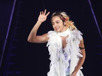 日本列島に“グンちゃん旋風”を巻き起こしているチャン・グンソクの日本アリーナツアー『2011 JANG KEUN SUK ARENA TOUR THE CRI SHOW IN JAPAN ～ALWAYS CLOSE TO YOU～』が20日、名古屋公演を皮きりに華麗な幕を上げた。