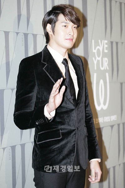 乳がん啓発キャンペーン「LOVE YOUR W」に出席するチョン・ギョウン