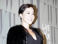 乳がん啓発キャンペーン「LOVE YOUR W」に出席するオム・ジウォン 乳がん啓発キャンペーン「LOVE YOUR W」に出席するオム・ジウォン