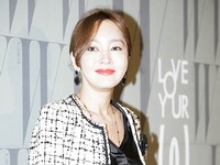 乳がん啓発キャンペーン「LOVE YOUR W」に出席するイ・スンヨン