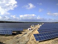 ドイツ・ミックスドルフの太陽光発電所（写真提供：双日）