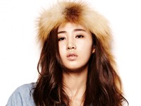 少女時代のユリが見事なレッグラインで“韓流美脚”をアピールした。ユリは20日に発売された韓国のファッション誌『HIGH CUT』のグラビアで、初々しい少女と大人の女という二つの面を表現した。写真=HIGH CUT 少女時代のユリが見事なレッグラインで“韓流美脚”をアピールした。ユリは20日に発売された韓国のファッション誌『HIGH CUT』のグラビアで、初々しい少女と大人の女という二つの面を表現した。写真=HIGH CUT