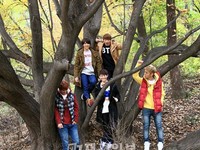 韓国男性アイドルグループ「BEAST」（ビースト）のグラビア撮影での“未公開カット”が公開されて話題となっている。
